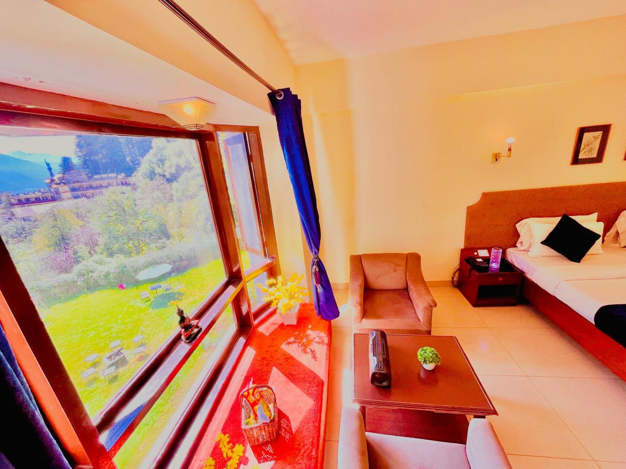 Sagar Resort !! Mountain View ! Luxury Stay ! Family Resort ! Private Parking ! Near Mall Road Manāli Esterno foto